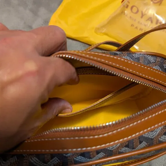 Goyard Crossbody - Picture 4 of 7